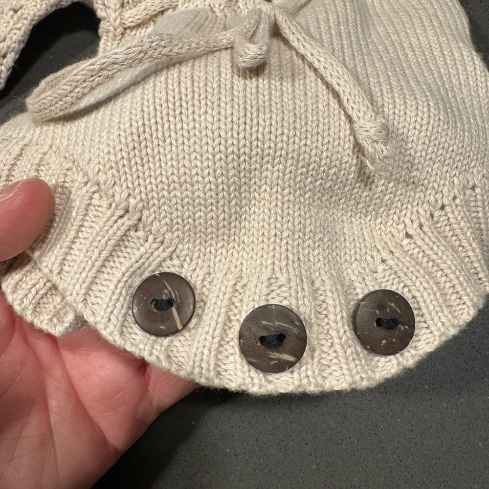 Cable-Knit newborn onesie - Picture 3 of 5